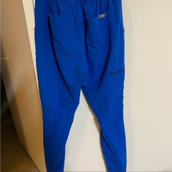 FIGS Yola Skinny Scrub Bottoms SOLD - Picture 2 of 2